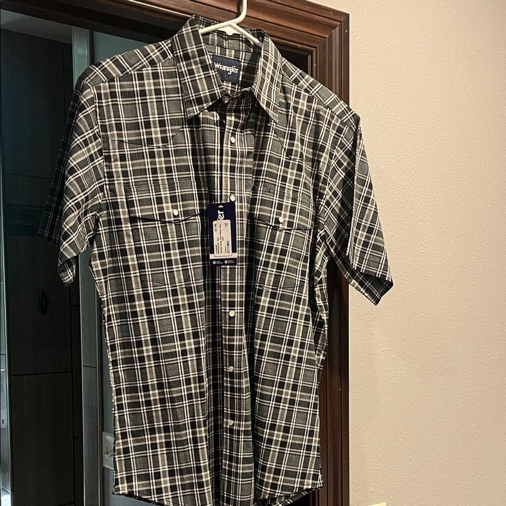 Wrangler Men's Dark Plaid Button Down Shirt